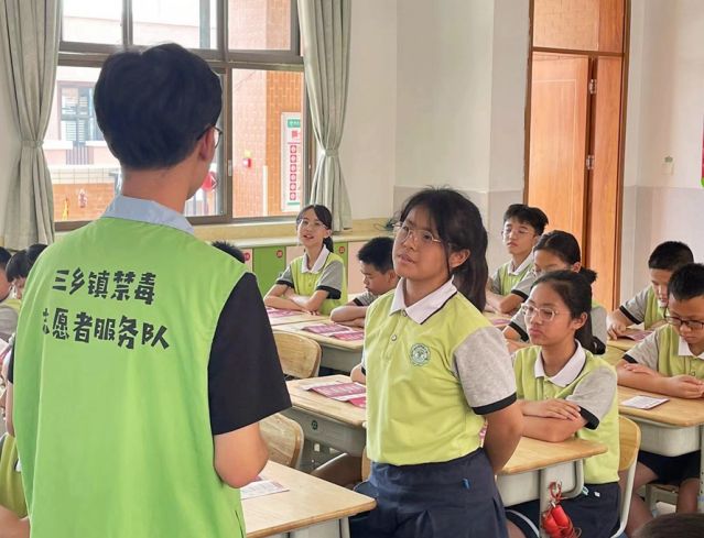 三鄉(xiāng)鎮(zhèn)開展“開學(xué)第一課，無毒伴我行”禁毒教育宣傳活動(dòng)圖片4_副本.jpg