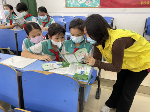 阜沙鎮(zhèn)禁毒信息〔2022〕第254期--【禁毒攻堅(jiān)】“無(wú)毒青春，健康校園”—阜沙鎮(zhèn)開(kāi)展禁毒宣傳進(jìn)校園