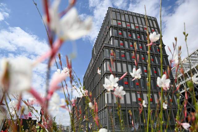 這是7月23日拍攝的巴黎奧運(yùn)村內(nèi)中國(guó)體育代表團(tuán)成員居住的公寓。新華社圖